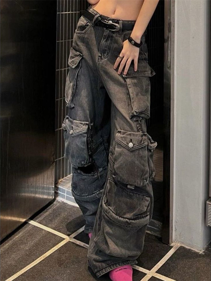 Schwarze Baggy-Cargo-Jeans mit vielen Taschen im Used-Look
