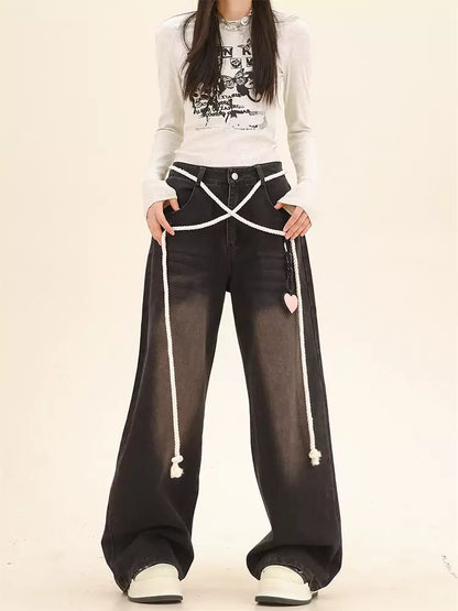 Boyfriend-Jeans im Used-Look mit Riemen