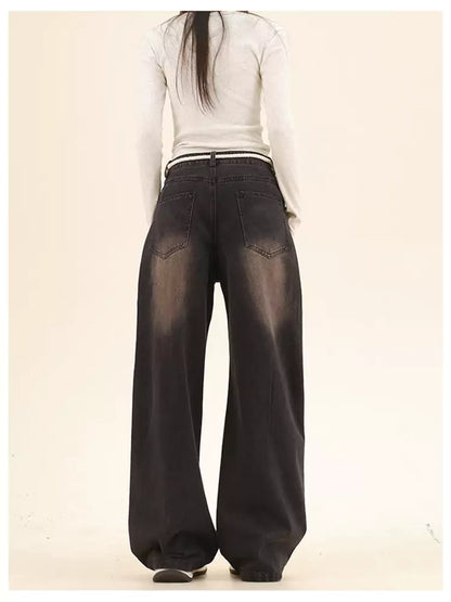 Boyfriend-Jeans im Used-Look mit Riemen