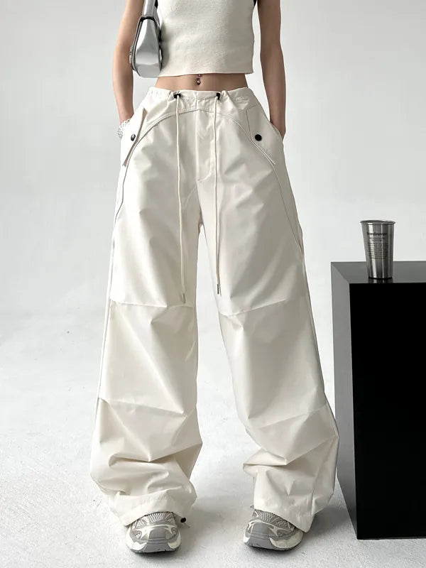 Cargohose mit weitem Bein und großem Bein, großen Taschen und Kordelzug
