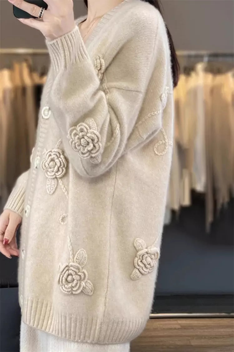 Elegante cárdigan de punto de crochet con cuello en V y rosa 3D
