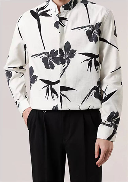 Locker geschnittenes Hemd mit Blumenmuster und Stehkragen