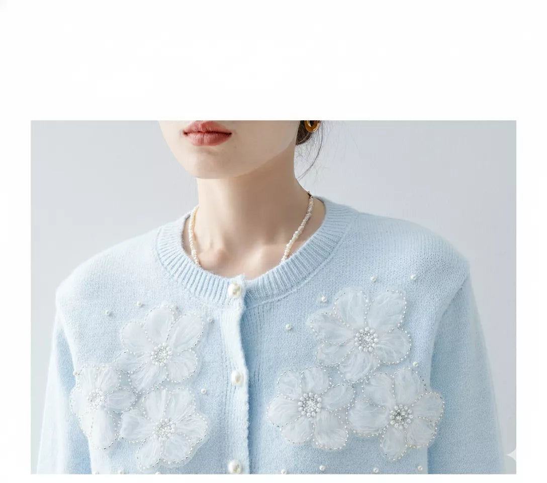 Cárdigan de punto holgado azul cielo para mujer con diseño floral y cuentas