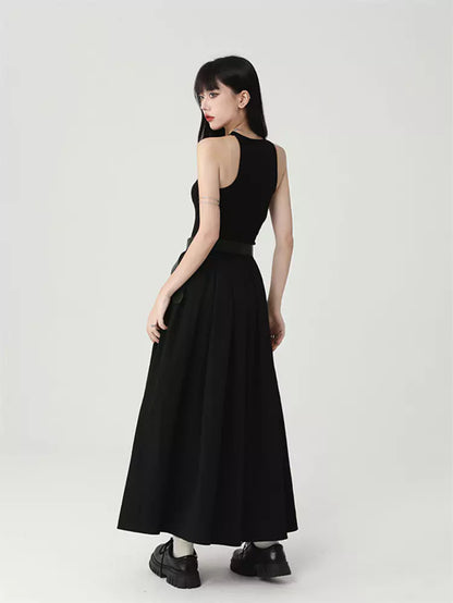 Vestido largo gótico negro con estampado de cruces, sin mangas y corte A