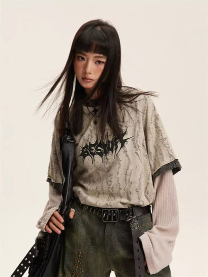 Gothic-Sweatshirt mit gestickten Buchstaben in Zweiteiler-Optik und Rundhalsausschnitt