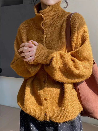 Cárdigan verde con cuello alto, acogedor y elegante