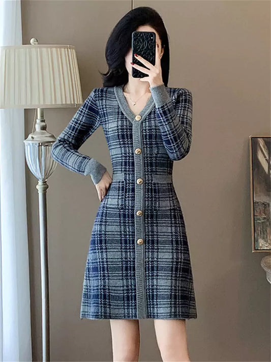 Women's Minimalist High-End Color Block V-neck Plaid Knit Dress