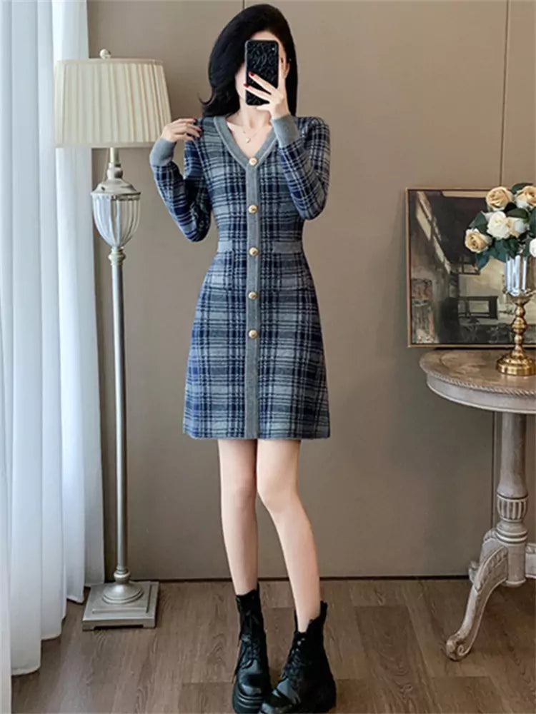 Women's Minimalist High-End Color Block V-neck Plaid Knit Dress