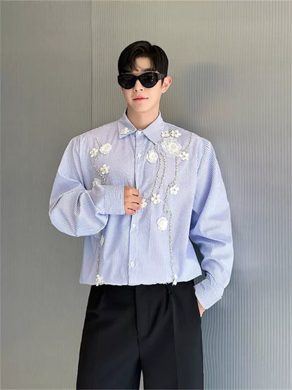 Hochwertiges, handgenähtes, blau-weiß gestreiftes Langarmhemd mit Blumenmuster für Herren