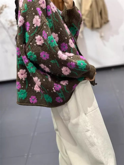 Cárdigan con bordado floral intrincado y cierre de un solo botón