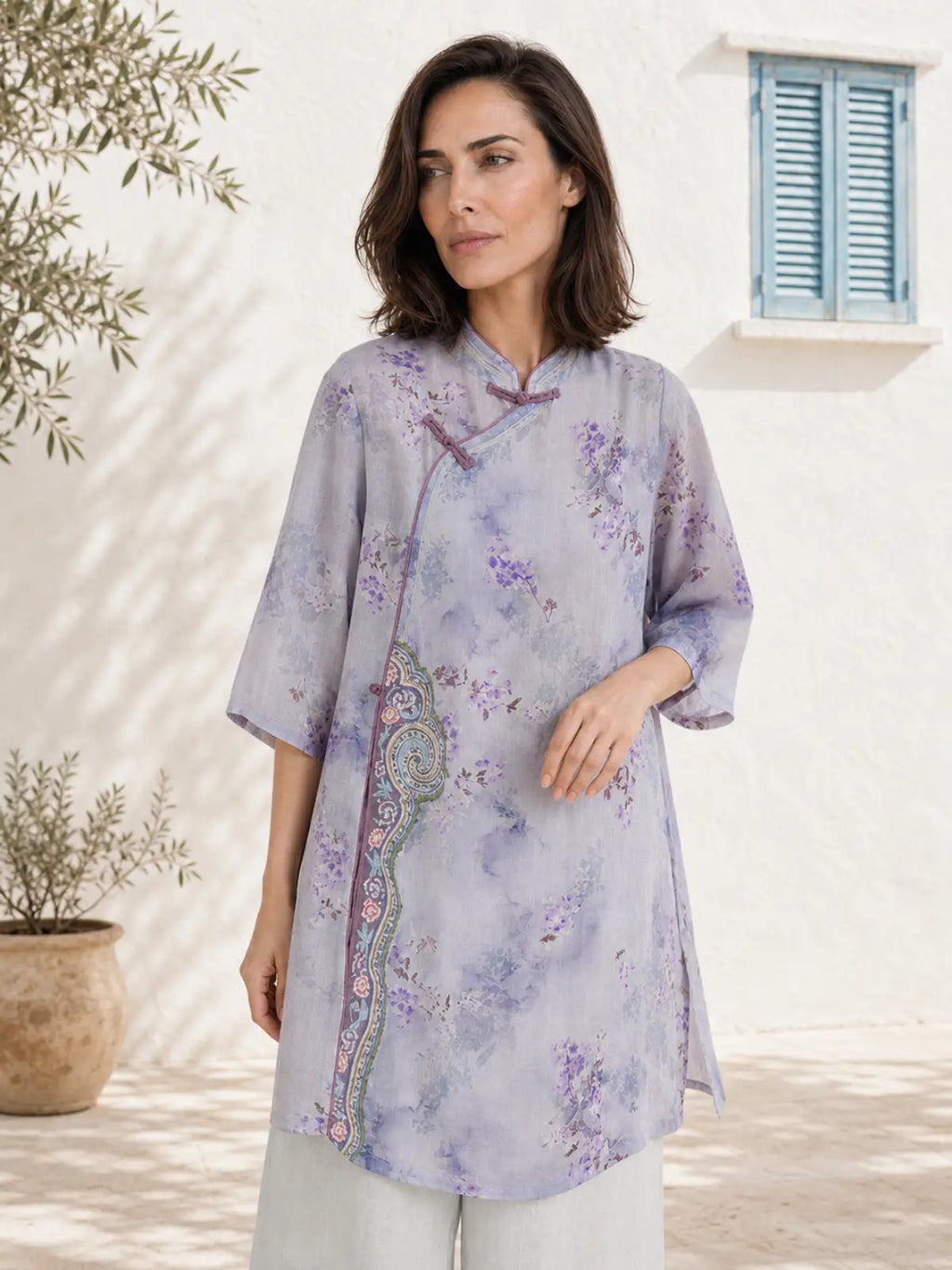 Linen-Look Floral Tunic with Chinese-Style Stand Collar - detail view