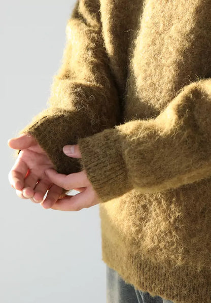 Locker geschnittener, weicher und kuscheliger Strickpullover mit Rundhalsausschnitt