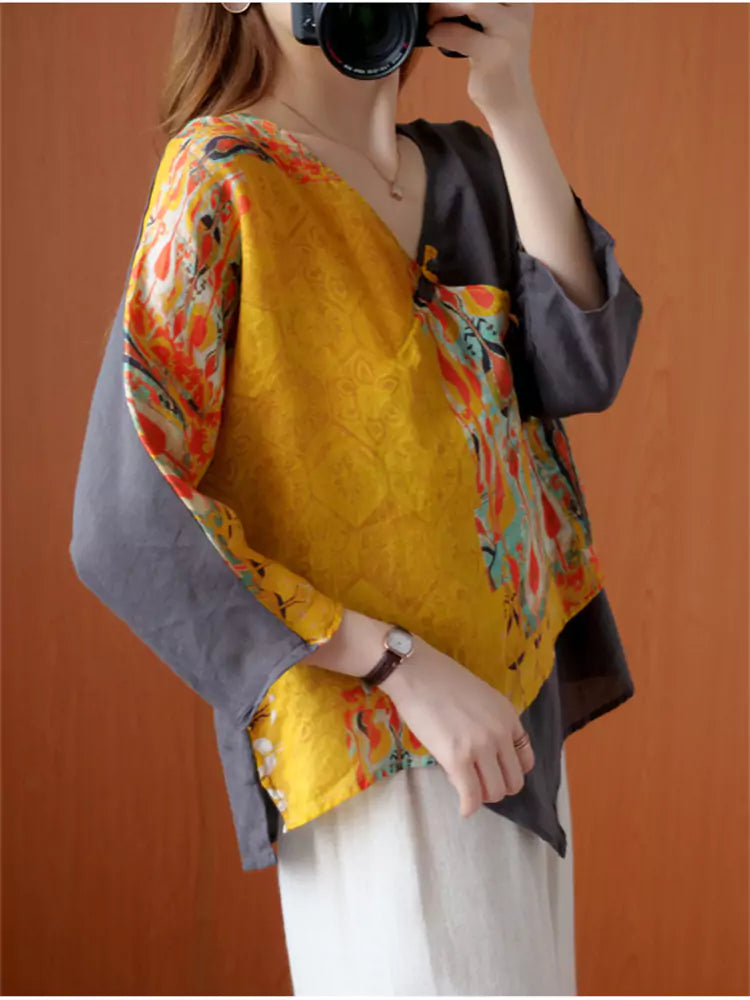 Blusa holgada de lino con cuello en V, botones chinos y patchwork asimétrico