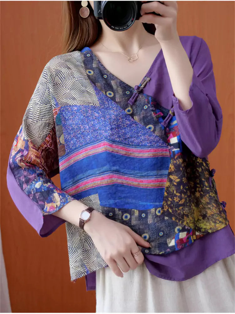 Blusa holgada de lino con cuello en V, botones chinos y patchwork asimétrico