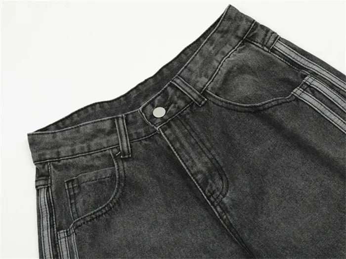 Herren-Jeans aus Denim mit Used-Look, weitem Bein und Sternenaufnähern