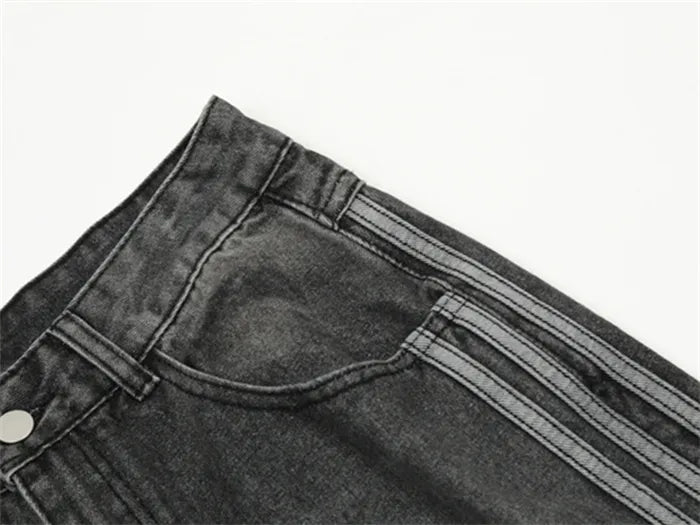 Herren-Jeans aus Denim mit Used-Look, weitem Bein und Sternenaufnähern