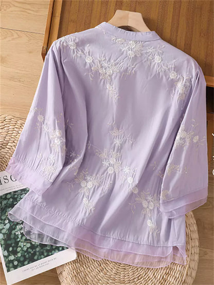 Ramie-Hemd mit 3/4-Ärmeln, Mesh-Einsatz und Vintage-Blumenstickerei