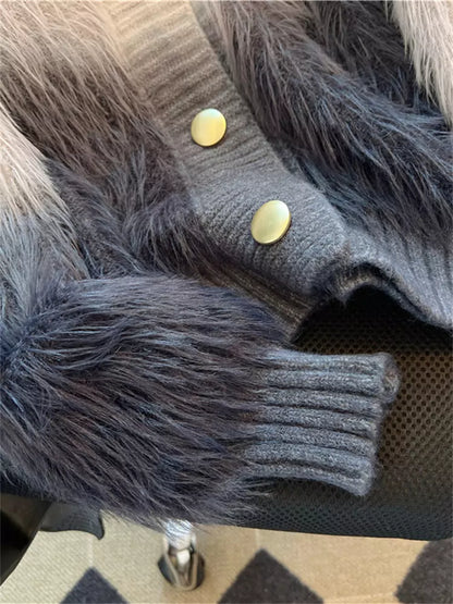 Cárdigan de punto con cuello alto y bloques de color elegantes con detalle de piel sintética de visón