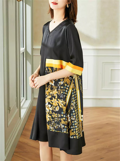 Elegantes Plus-Size-Kleid in A-Linie mit V-Ausschnitt, 3/4-Ärmeln, Satin-Print und Patchwork-Schnitt