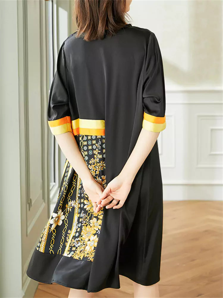 Elegantes Plus-Size-Kleid in A-Linie mit V-Ausschnitt, 3/4-Ärmeln, Satin-Print und Patchwork-Schnitt