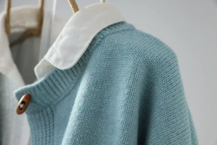 Relaxed Fit Round Neck Knit Cardigan with Wood-Tone Buttons