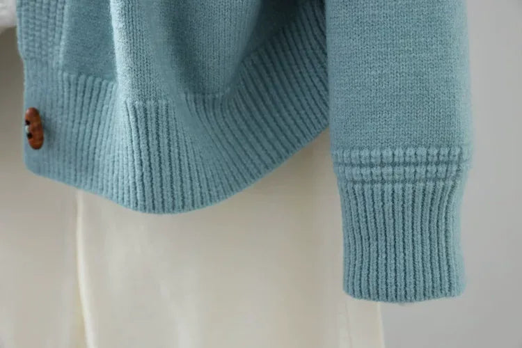 Relaxed Fit Round Neck Knit Cardigan with Wood-Tone Buttons