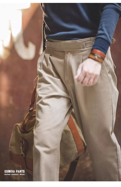 Retro-Gurkha-Hose mit hohem Bund und geradem Bein in Khaki.