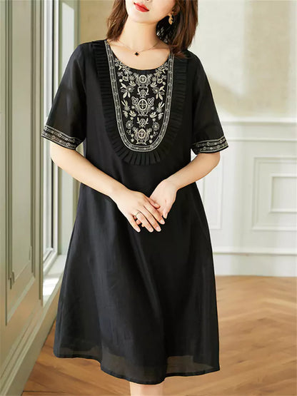 Retro Loose Embroidered Black A-Line Dress Short Sleeve