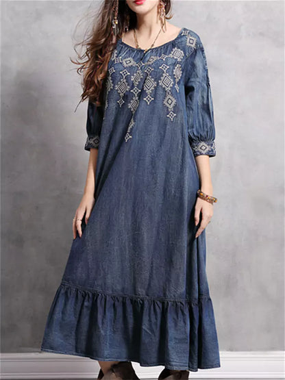 Vestido largo vaquero con volantes distintivos, bordado retro y media manga