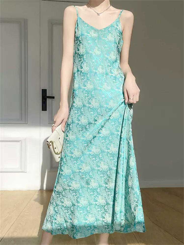 Elegant Green Silk Slip Dress with Oriental Jacquard and A-Line Silhouette