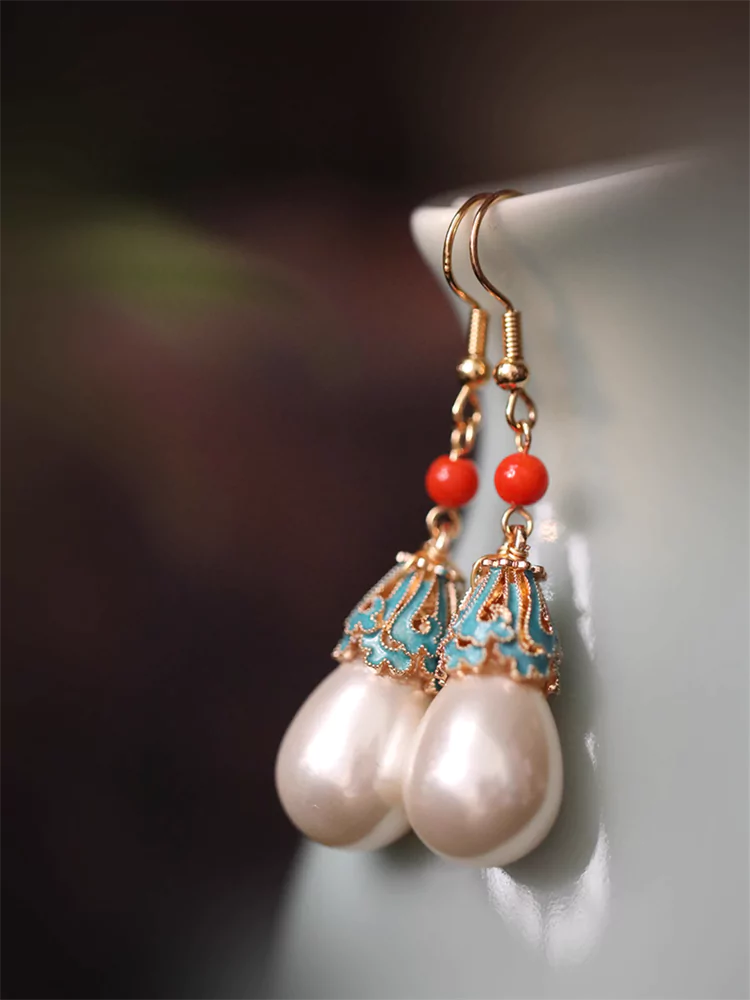 Nuevos pendientes colgantes de estilo chino clásico con perlas cloisonné, diseño elegante.
