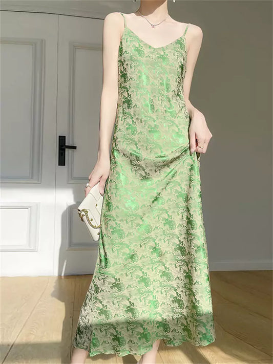 Elegant Green Silk Slip Dress with Oriental Jacquard and A-Line Silhouette