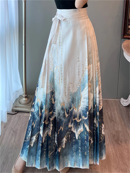 Eleganter, neuer chinesischer Satin-Faltenrock in schmaler Passform mit Pferdegesicht-Motiv