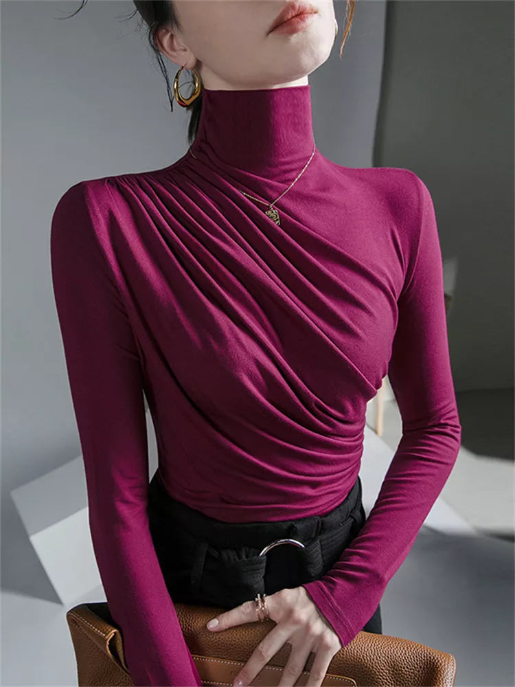Top básico de modal con cuello alto color café para mujer