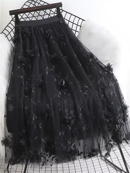 Bezaubernder, hochtaillierter Midirock aus rosa Mesh mit 3D-Blumenmuster.