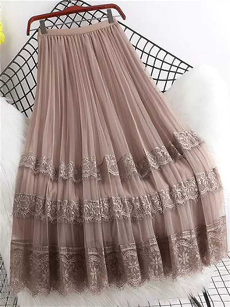 Plus Size Mesh  A-Line Lace Panel Pleated Cake Midi Skirt