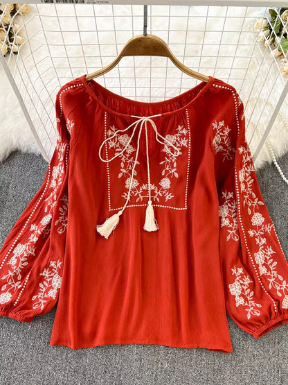 Vintage rote Babydoll-Bluse im Boho-Stil mit Stickerei und langen Ärmeln für Damen