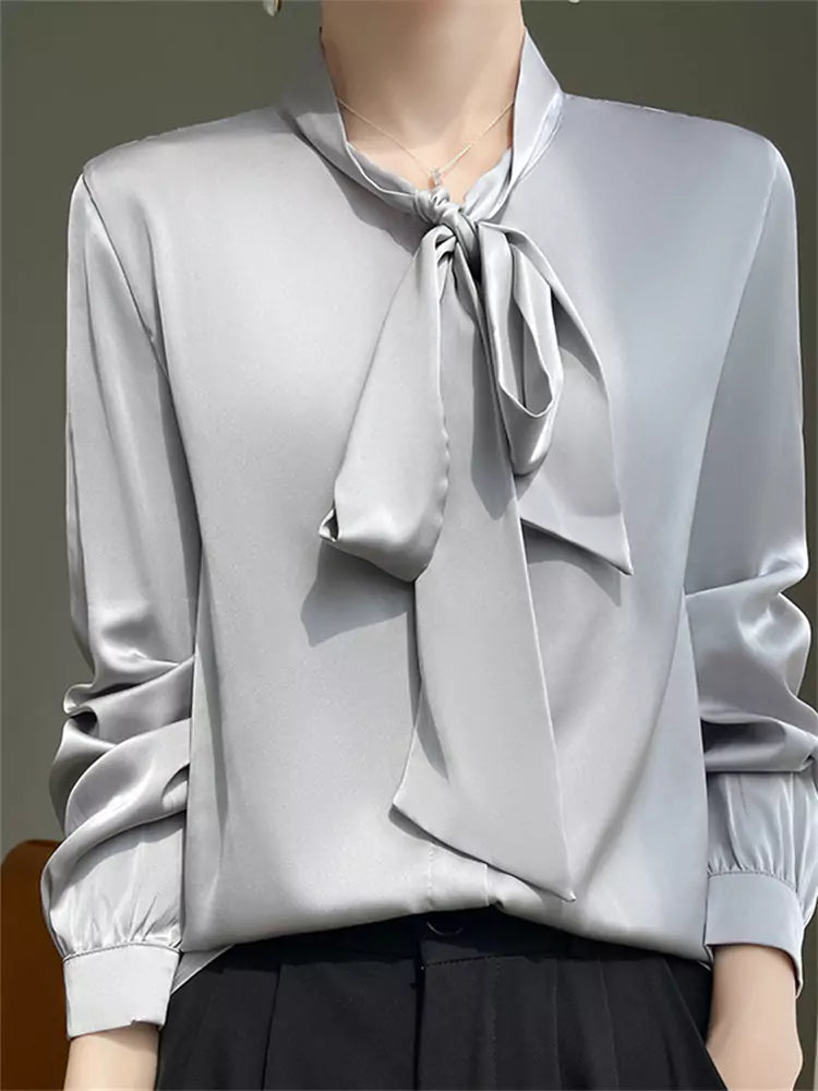 Gelbe Satinbluse mit Schleife für Damen – Sommerbluse aus Acetat mit elegantem Schaldetail