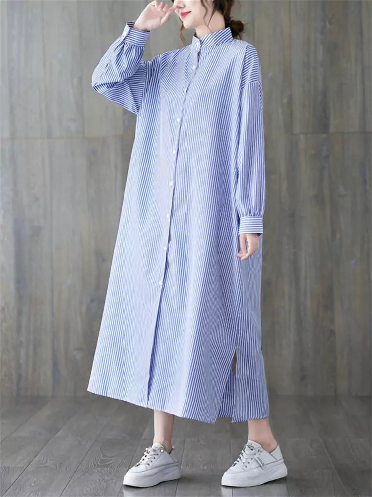 Künstlerisches, modisches Hemdblusenkleid mit Stehkragen, langen Ärmeln und Streifenmuster für Damen