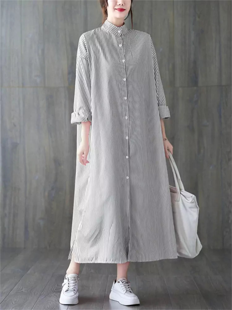 Künstlerisches, modisches Hemdblusenkleid mit Stehkragen, langen Ärmeln und Streifenmuster für Damen