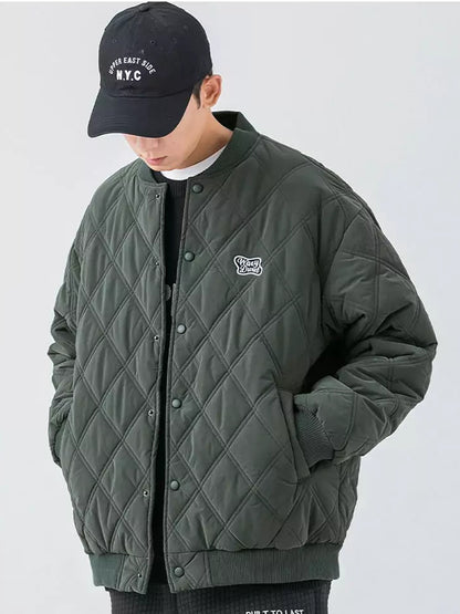 Chaqueta moderna y versátil con acolchado de rombos