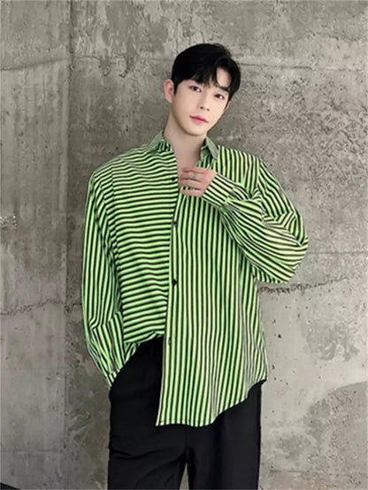 Einzigartiges gestreiftes Langarmhemd