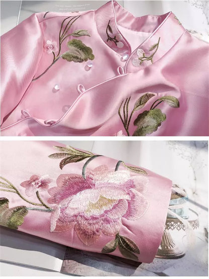 Chinesisches Vintage-Top mit Stickerei und Pan-Kou-Verschlüssen