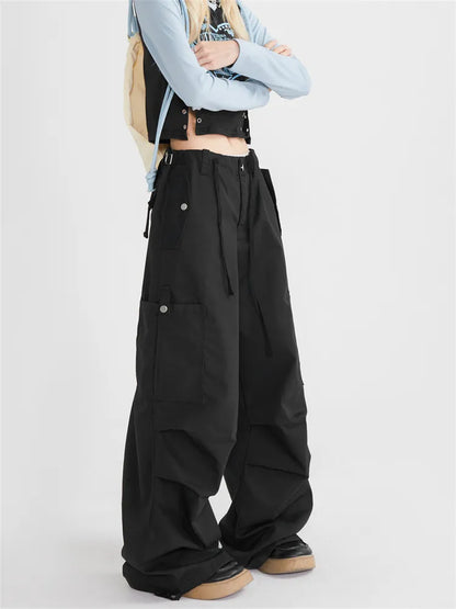 Pantalones cargo fruncidos con diseño de paracaídas vintage