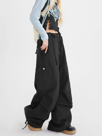 Pantalones cargo fruncidos con diseño de paracaídas vintage