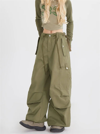 Pantalones cargo fruncidos con diseño de paracaídas vintage