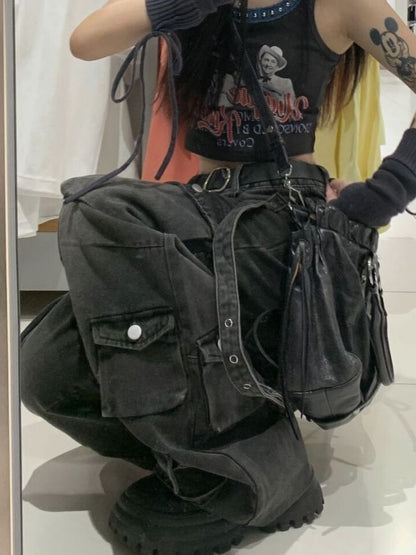 Vintage-Jeans mit gewaschenen Taschen, Riemchen und Baggy-Cargo-Stil