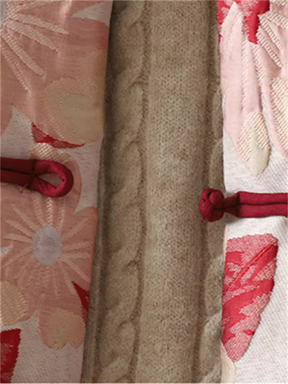 Warmer, wattierter Mantel mit geprägtem Blumenmuster und Stehkragen