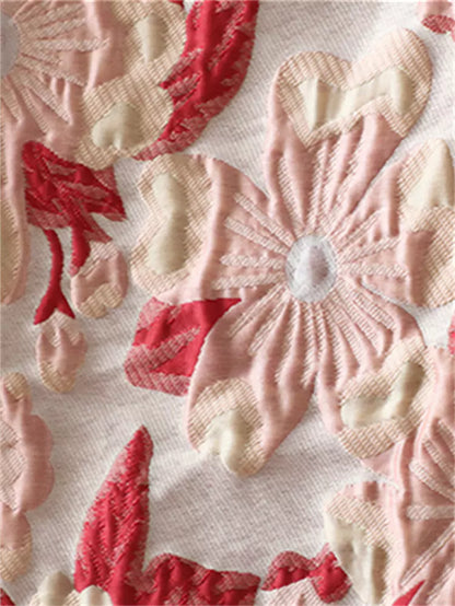 Warmer, wattierter Mantel mit geprägtem Blumenmuster und Stehkragen