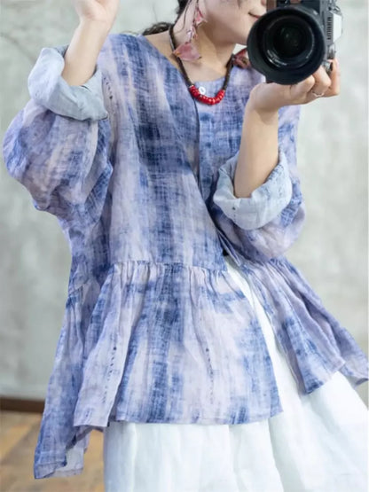 Leichte Damenbluse aus Baumwoll-Leinen-Mischgewebe mit Rüschen und Batikmuster, langärmelig